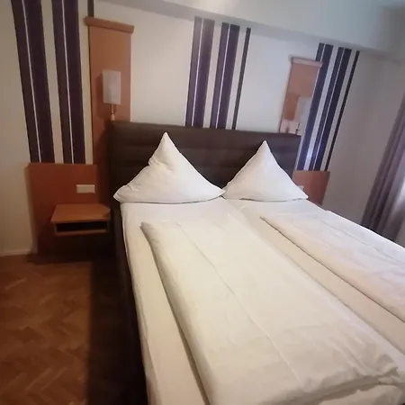 Zum Kleinen Reichstag * Moers