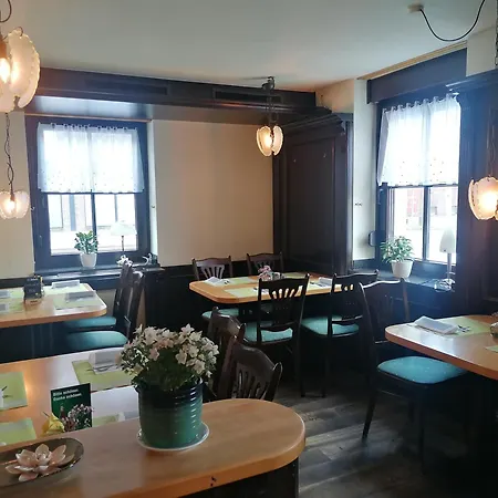 Zum Kleinen Reichstag Otel *