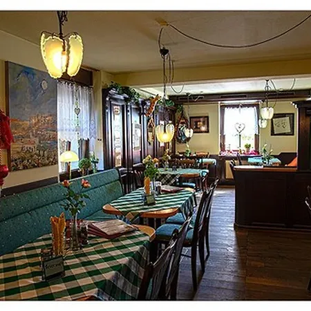 Zum Kleinen Reichstag Otel Moers