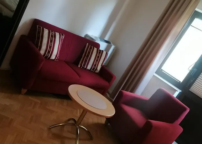 Zum Kleinen Reichstag