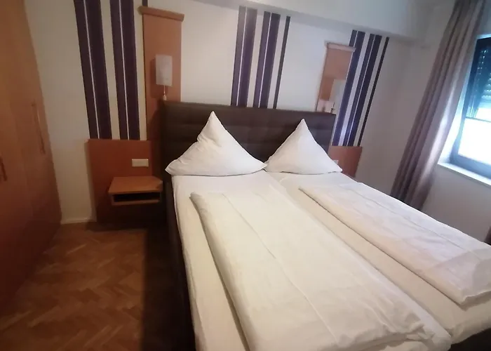 Zum Kleinen Reichstag * 默尔斯