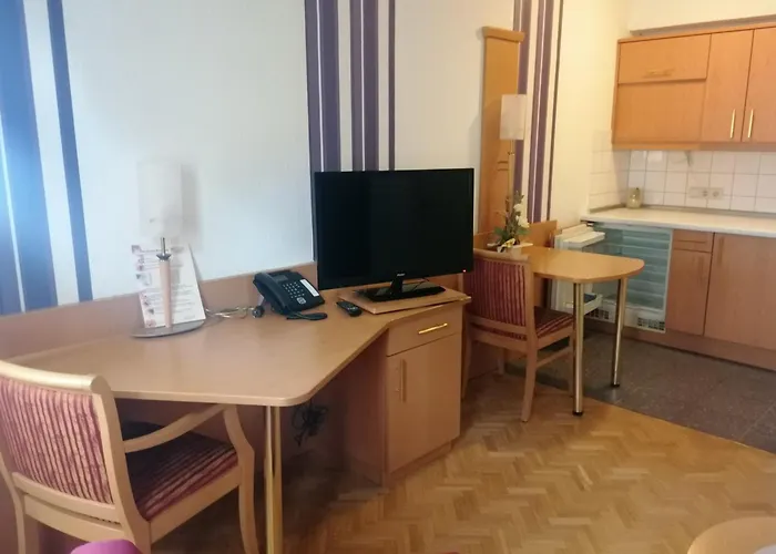 酒店 Zum Kleinen Reichstag 默尔斯