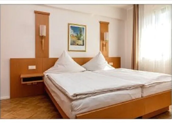 Zum Kleinen Reichstag Hotel Moers